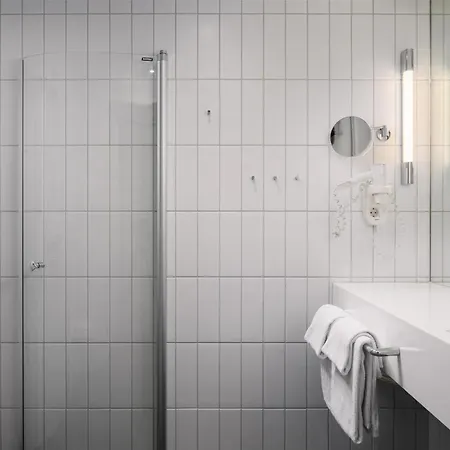 斯堪福尼布酒店 4* 福尼布