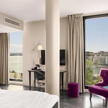 斯堪福尼布酒店 酒店